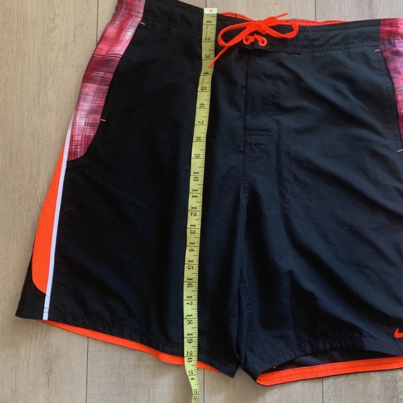Nike- men’s size large swim trunks Black orange and plaid like new condi… - Picture 11 of 11